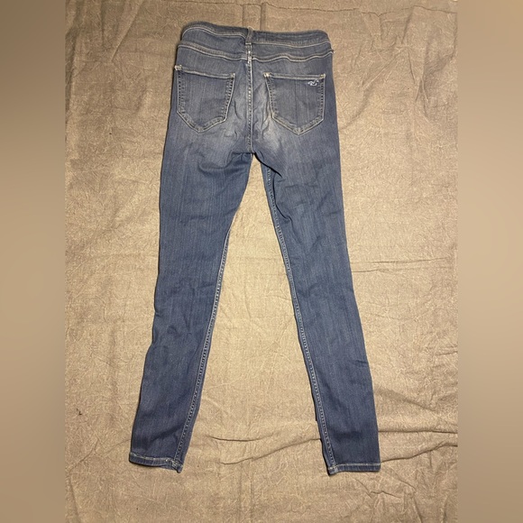 American Eagle Skinny Jeans - Picture 2 of 3